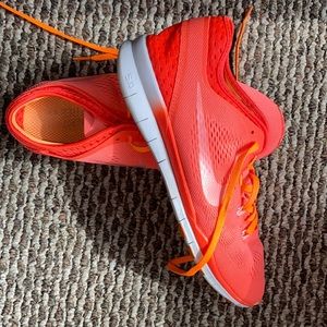 Nike Free TR Fit 5 - women’s 10 - HOT PINK CORAL